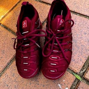 Burgundy Nike Vm air women’s size 7